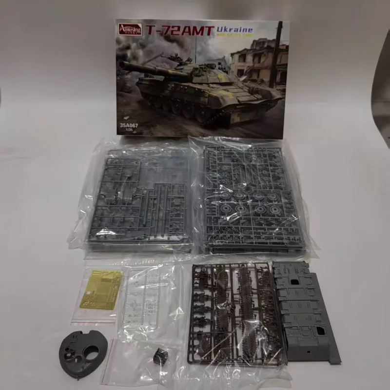 Model Kit Ukraine - Divertente kit di modellismo in scala