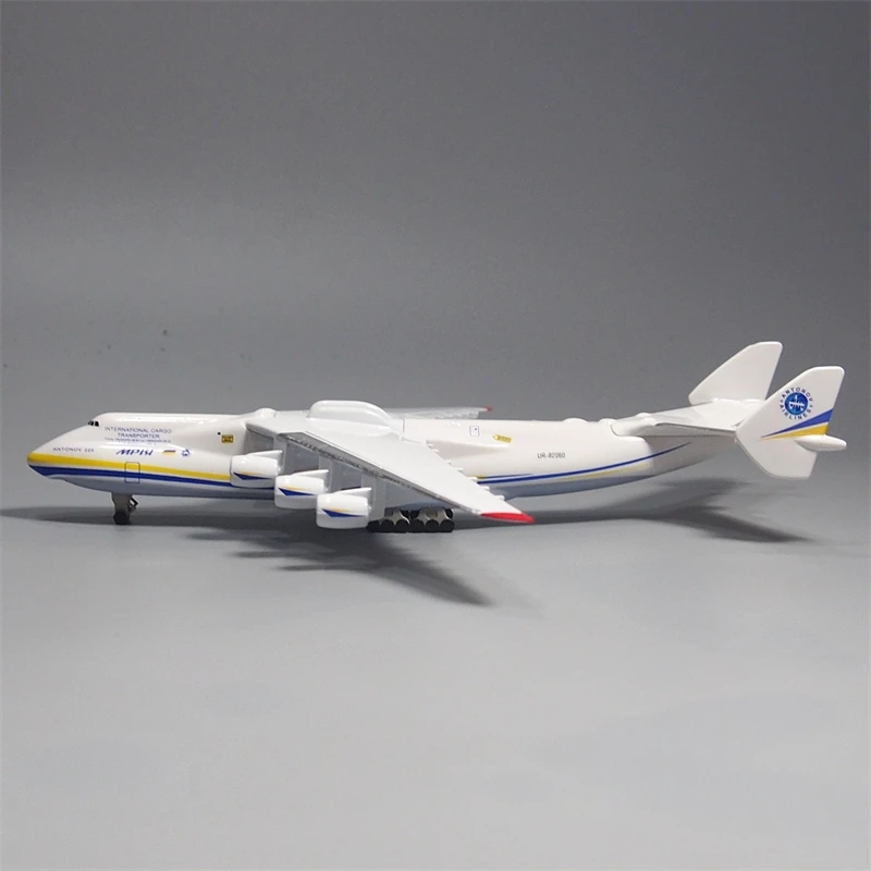 ANTONOV 225 Airlines Ucraina A - Model Kit Ukraine recensione e prezzo